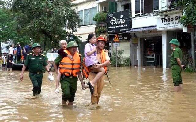 Water level rises to 65-year high in Yen Bai's Thao River- Ảnh 1.