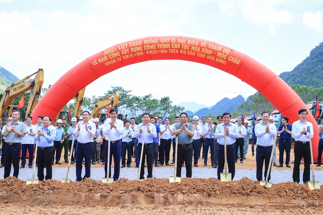 Construction begins on second expressway in northwestern Viet Nam - Ảnh 1.