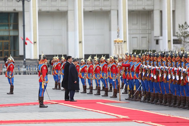 Photos: Mongolian President hosts official welcome ceremony for Vietnamese General Secretary- Ảnh 3.