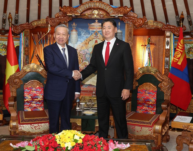 Photos: Mongolian President hosts official welcome ceremony for Vietnamese General Secretary- Ảnh 6.