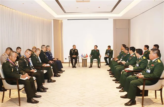 Viet Nam, ASEAN member states foster military cooperation- Ảnh 1.