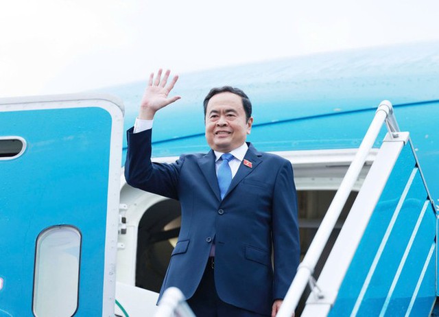 Top Vietnamese legislator leaves for three-day official visit to Russia- Ảnh 1.