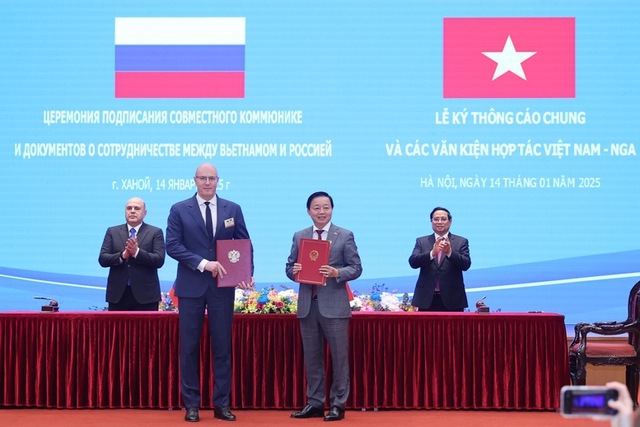 Viet Nam, Russia sign cooperation deals- Ảnh 2.