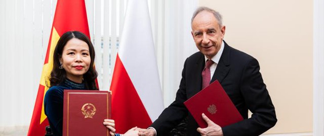 Viet Nam, Poland sign MoU on cooperation- Ảnh 1.