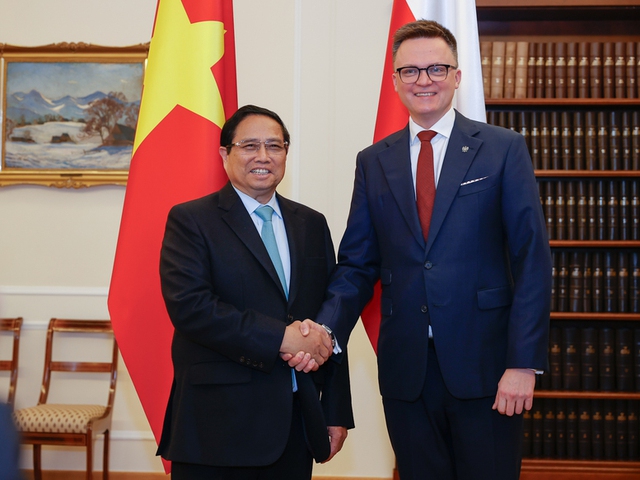 Prime Minister meets top Polish legislators- Ảnh 2.