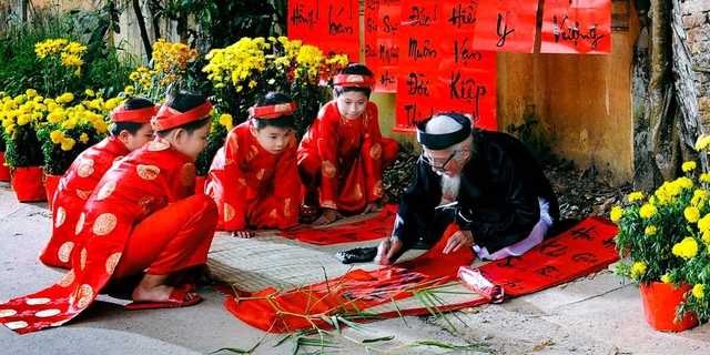 Ministry proposes nine days off for 2026 Lunar New Year- Ảnh 1.