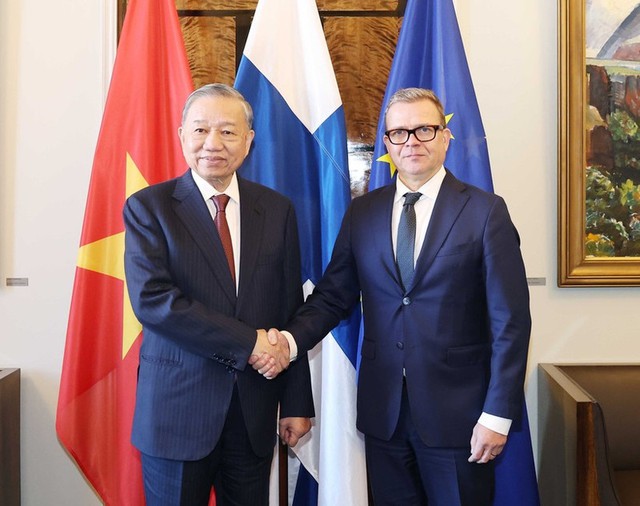 Party chief seeks Finland's support for removal of yellow card warning against seafood exports- Ảnh 1. Party chief seeks Finland's support for removal of yellow card warning against seafood exports- Ảnh 1.