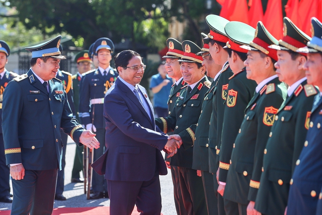 Prime Minister calls for developing 'sustainable air defense dome' project- Ảnh 1. Prime Minister calls for developing 'sustainable air defense dome' project- Ảnh 1.