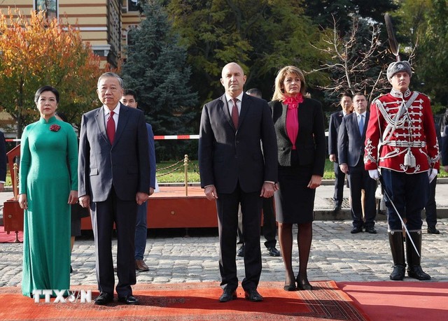 Official welcome ceremony for Party chief To Lam in Bulgaria- Ảnh 1. Official welcome ceremony for Party chief To Lam in Bulgaria- Ảnh 1.