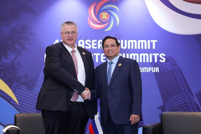 Prime Minister meets Australian and Russian leaders in Malaysia- Ảnh 2. Prime Minister meets Australian and Russian leaders in Malaysia- Ảnh 2.