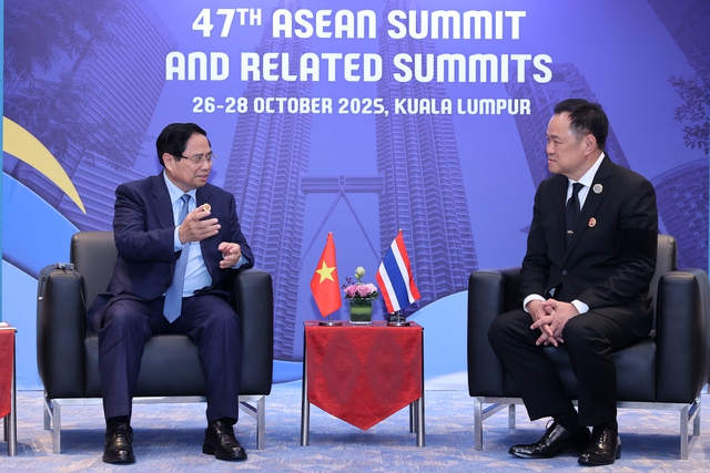 Prime Minister Pham Minh Chinh meets Philippine President, Thai counterpart in Malaysia- Ảnh 2.