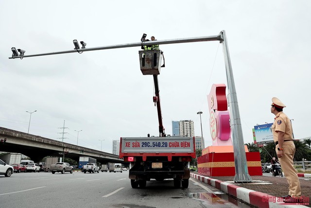 Ha Noi to put AI camera system for traffic management into operation next month- Ảnh 1. Ha Noi to put AI camera system for traffic management into operation next month- Ảnh 1.