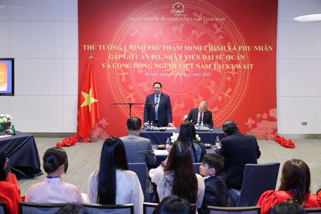 Prime Minister Pham Minh Chinh embarks on official visit to Kuwait- Ảnh 4. Prime Minister Pham Minh Chinh embarks on official visit to Kuwait- Ảnh 4.