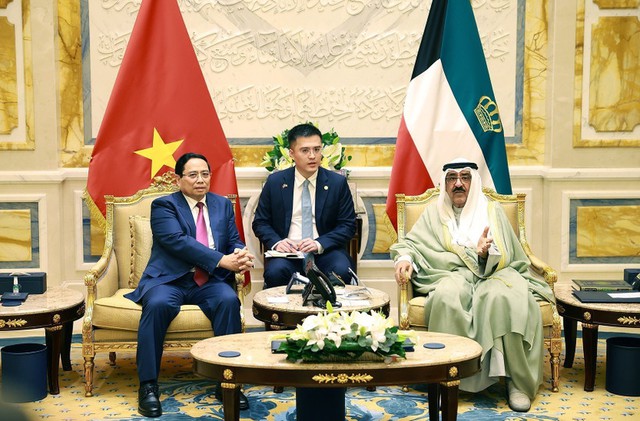 Prime Minister Pham Minh Chinh meets Kuwaiti Emir Sheikh Meshal Al-Ahmad Al-Jaber Al-Sabah- Ảnh 1. Prime Minister Pham Minh Chinh meets Kuwaiti Emir Sheikh Meshal Al-Ahmad Al-Jaber Al-Sabah- Ảnh 1.