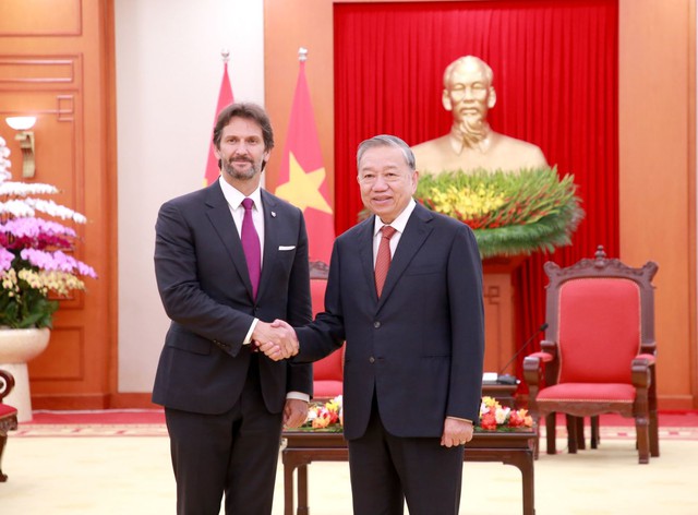 Party leader receives Slovak Deputy PM- Ảnh 1.