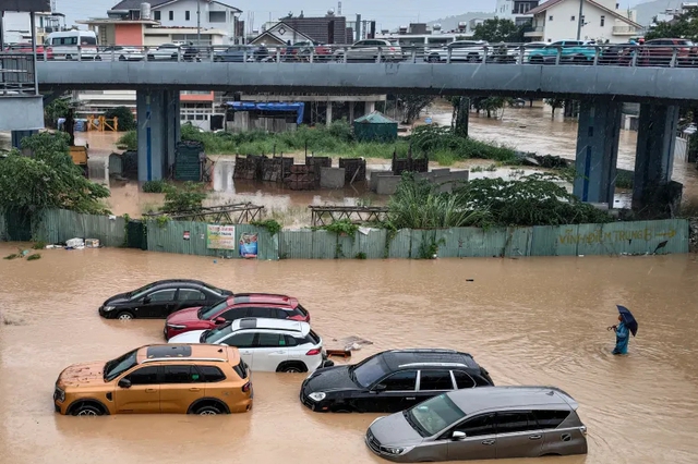 Gov’t provides emergency relief for four flood-hit provinces - Ảnh 1.