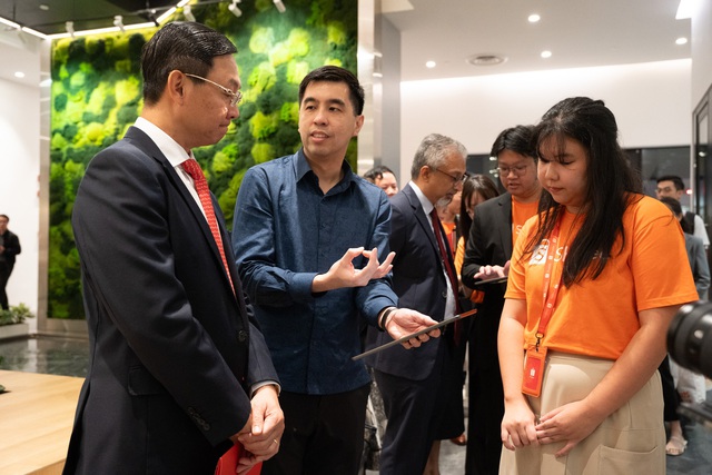 Shopee joins forces with Viet Nam's E-commerce- Ảnh 3. Shopee joins forces with Viet Nam's E-commerce- Ảnh 3.