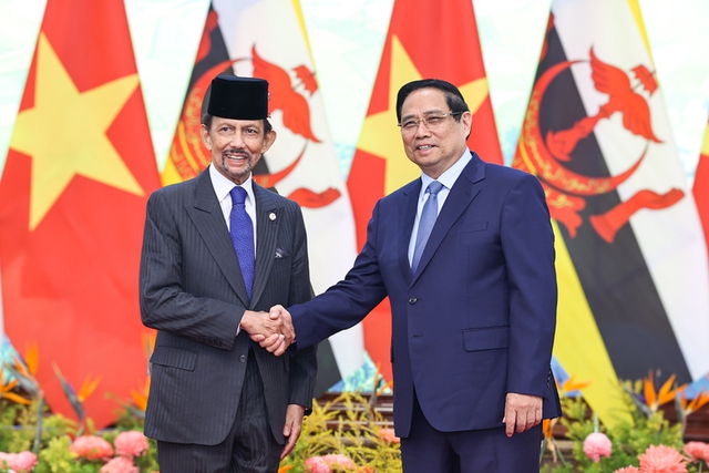 Prime Minister Pham Minh Chinh meets with Sultan of Brunei Haji Hassanal Bolkiah- Ảnh 1.