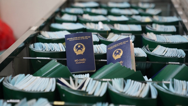Vietnamese passport climbs two places in latest Henley Global Rankings- Ảnh 1. Vietnamese passport climbs two places in latest Henley Global Rankings- Ảnh 1.