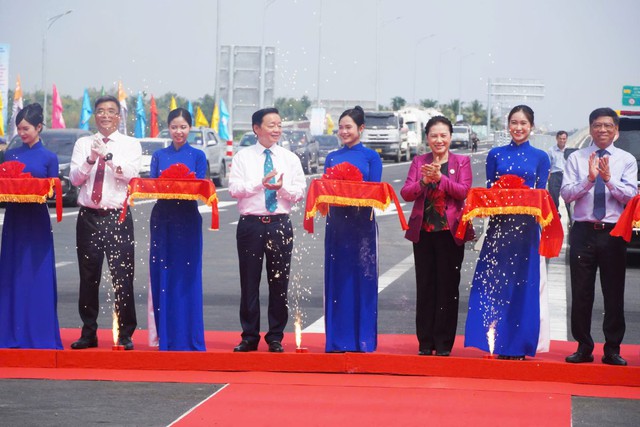 Top Vietnamese leaders chair inauguration and groundbreaking ceremonies for key projects- Ảnh 5.