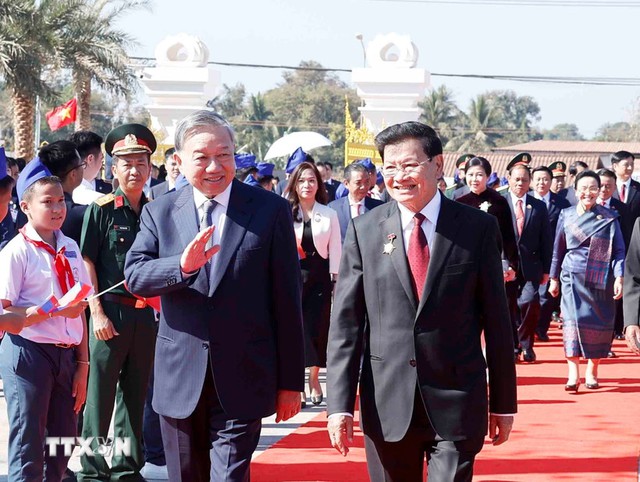 Laos-Viet Nam Friendship Park inaugurated in Vientiane- Ảnh 1.