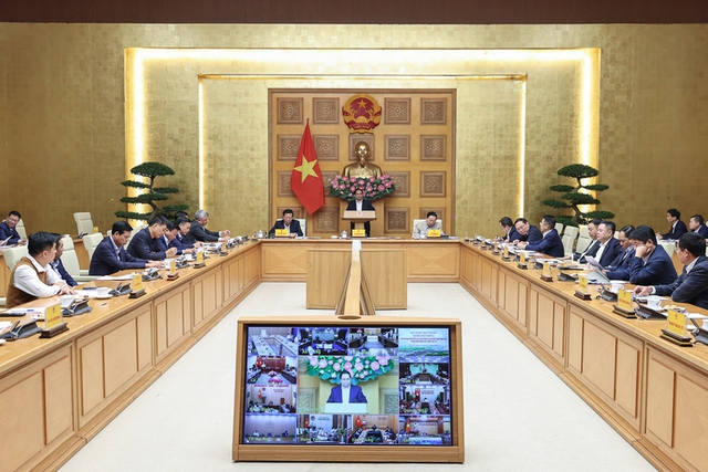 At least 3,000 kilometers of expressways to open to traffic by year-end: Prime Minister- Ảnh 1. At least 3,000 kilometers of expressways to open to traffic by year-end: Prime Minister- Ảnh 1.