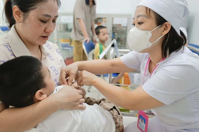 Localities urged to monitor measles, influenza, respiratory outbreaks- Ảnh 1.