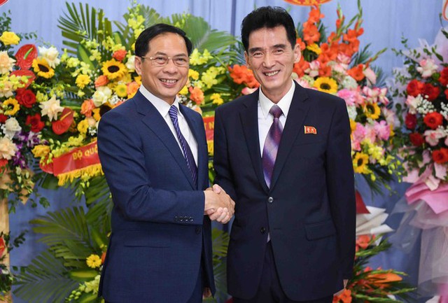 Viet Nam, DPRK mark 75th founding anniversary of diplomatic relations- Ảnh 1.