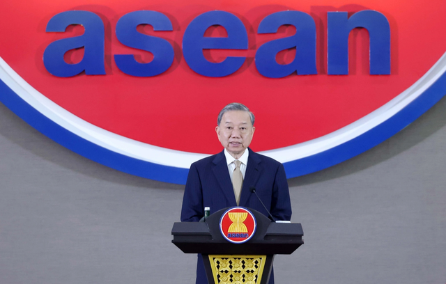 General Secretary To Lam makes historic first official visit to ASEAN Headquarters- Ảnh 1.