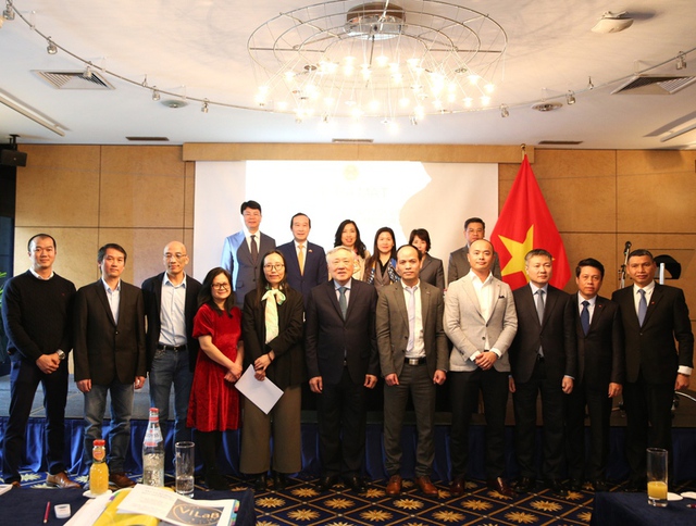 Viet Nam Intellectual Association in Belgium, Luxembourg makes debut- Ảnh 1.