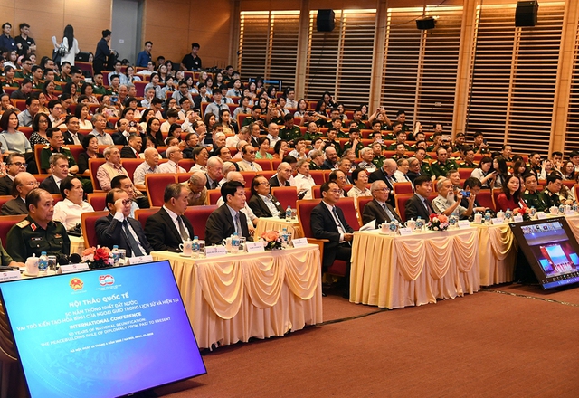 President Luong Cuong highlights peacebuilding role of diplomacy in war and peacetime- Ảnh 2. President Luong Cuong highlights peacebuilding role of diplomacy in war and peacetime- Ảnh 2.