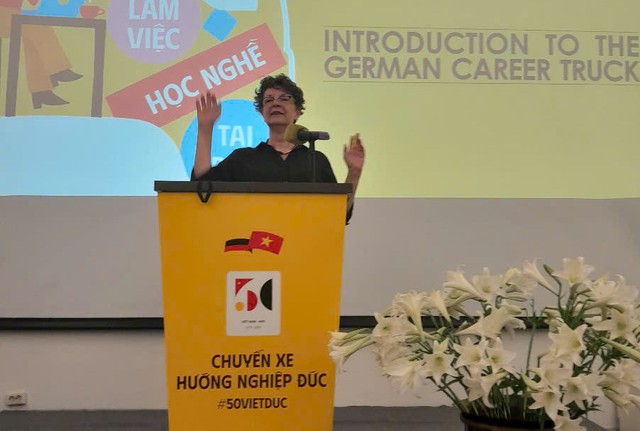 German Career Truck Project launched- Ảnh 2. German Career Truck Project launched- Ảnh 2.