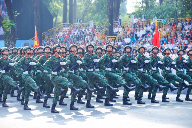 Viet Nam holds grand ceremony to mark April 30 Victory- Ảnh 8. Viet Nam holds grand ceremony to mark April 30 Victory- Ảnh 8.