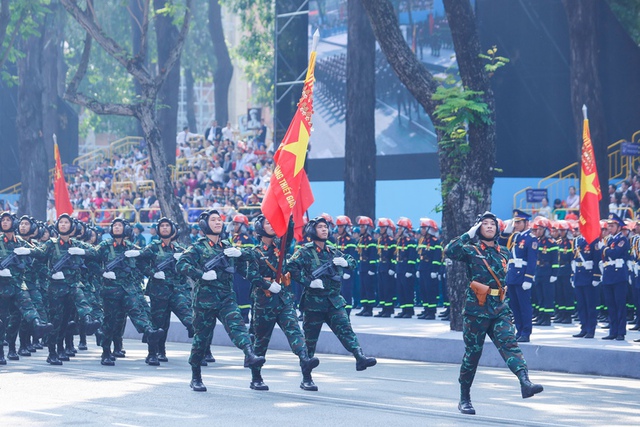Viet Nam holds grand ceremony to mark April 30 Victory- Ảnh 11. Viet Nam holds grand ceremony to mark April 30 Victory- Ảnh 11.