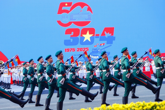 Viet Nam holds grand ceremony to mark April 30 Victory- Ảnh 5. Viet Nam holds grand ceremony to mark April 30 Victory- Ảnh 5.