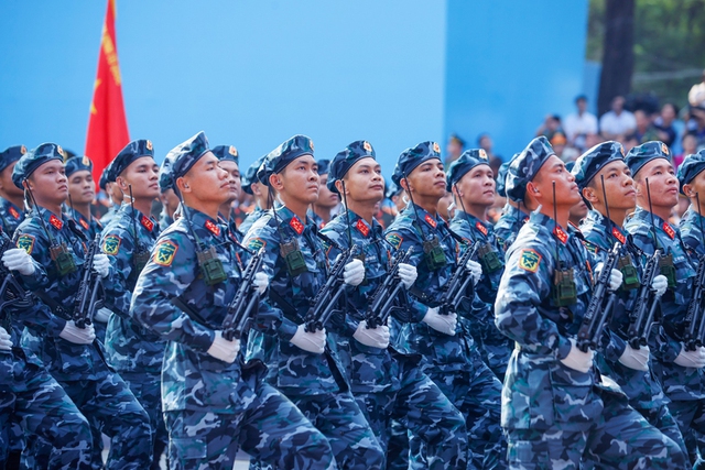 Viet Nam holds grand ceremony to mark April 30 Victory- Ảnh 44. Viet Nam holds grand ceremony to mark April 30 Victory- Ảnh 44.