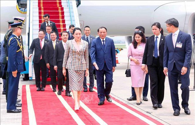 Thai Prime Minister starts official visit to Viet Nam - Ảnh 1. Thai Prime Minister starts official visit to Viet Nam - Ảnh 1.