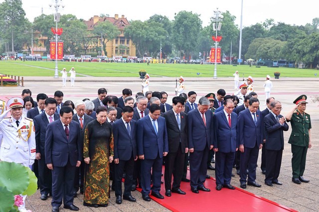 Top leaders pay tribute to President Ho Chi Minh- Ảnh 1. Top leaders pay tribute to President Ho Chi Minh- Ảnh 1.