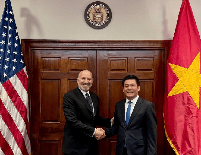 Trade minister meets U.S. Secretary of Commerce Howard Lutnick - Ảnh 1. Trade minister meets U.S. Secretary of Commerce Howard Lutnick - Ảnh 1.