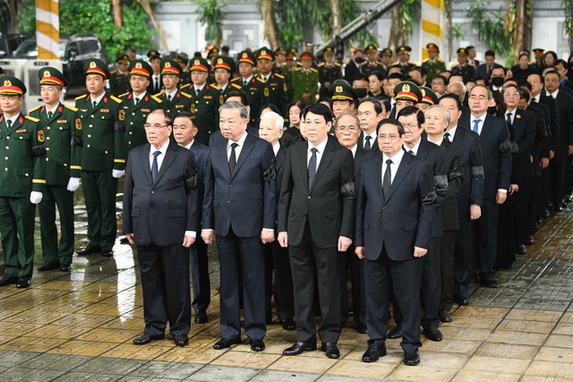 Respect-paying ceremony for former President Tran Duc Luong held- Ảnh 2. Respect-paying ceremony for former President Tran Duc Luong held- Ảnh 2.