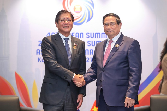 Prime Minister Pham Minh Chinh meets Philippine President in Kuala Lumpur- Ảnh 1.