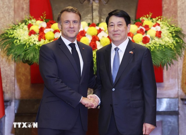Welcome ceremony accorded for French President Macron- Ảnh 4.