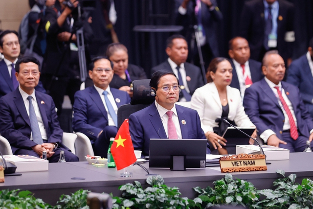 Prime Minister urges ASEAN to strengthen internal solidarity at 46th ASEAN Summit Retreat - Ảnh 1.