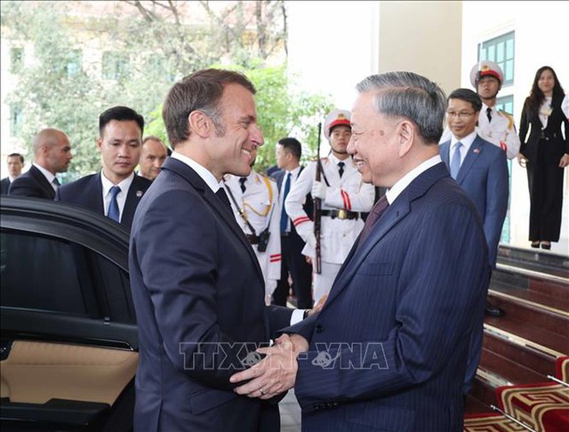 General Secretary To Lam meets with French President- Ảnh 1.