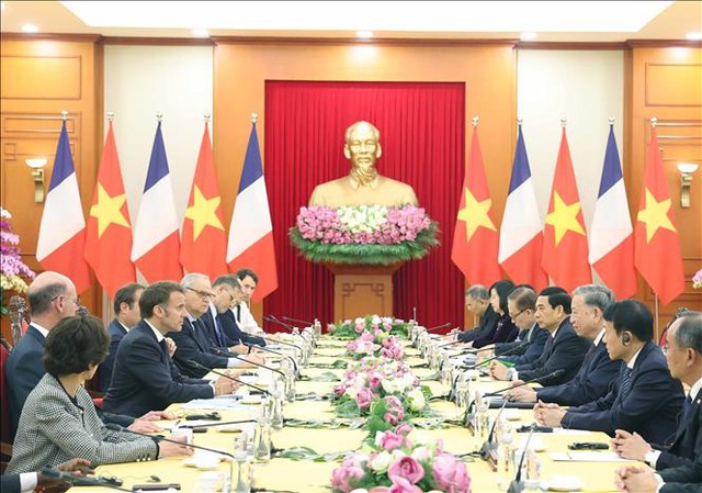 General Secretary To Lam meets with French President- Ảnh 2.