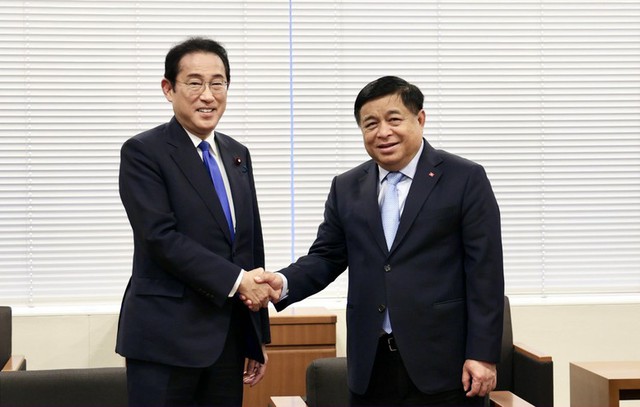 Deputy Prime Minister meets former Japanese Prime Minister in Tokyo - Ảnh 1. Deputy Prime Minister meets former Japanese Prime Minister in Tokyo - Ảnh 1.