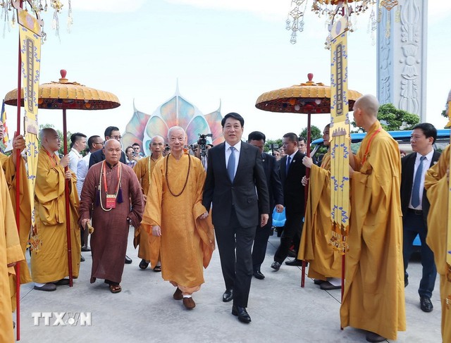 Vesak 2025 opens in Ho Chi Minh City- Ảnh 1. Vesak 2025 opens in Ho Chi Minh City- Ảnh 1.