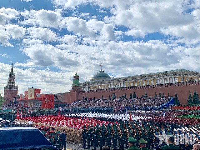 To Lam attends military parade marking 80th anniversary of Great Patriotic War victory- Ảnh 1. To Lam attends military parade marking 80th anniversary of Great Patriotic War victory- Ảnh 1.