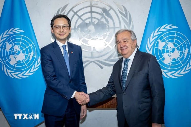 Ambassador Do Hung Viet presents Credentials to UN Secretary-General- Ảnh 1. Ambassador Do Hung Viet presents Credentials to UN Secretary-General- Ảnh 1.