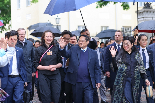 Gov’t chief tours Port of Tallinn and Tallinn Old Town- Ảnh 3. Gov’t chief tours Port of Tallinn and Tallinn Old Town- Ảnh 3.